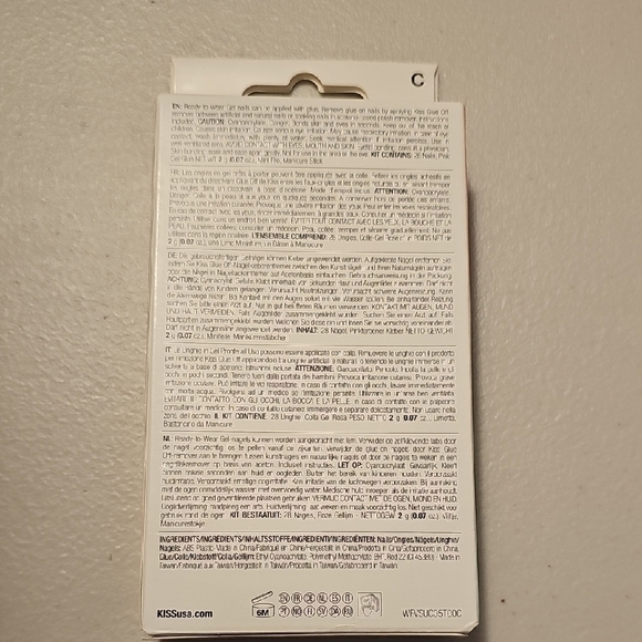 KISS Voguish Fantasy Nail Set - Gold and Black - Picture 4 of 6